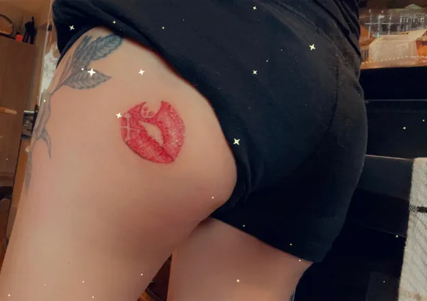 OnlyFans cuenta mamzellee header 2