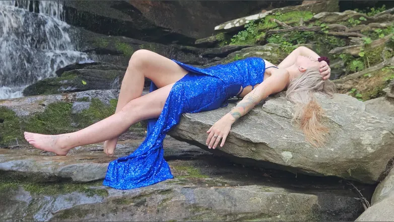 OnlyFans cuenta youniqueandpetite header 2