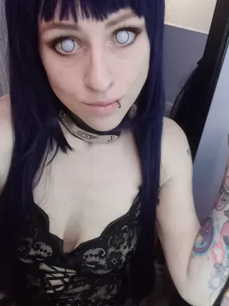 OnlyFans account  momobunneh avatar 1