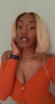 OnlyFans account  makememonaa avatar 1