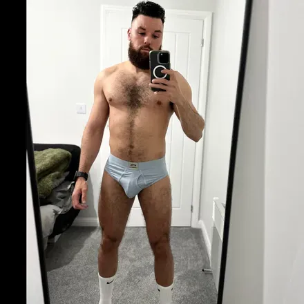 OnlyFans account  r_hung avatar 1