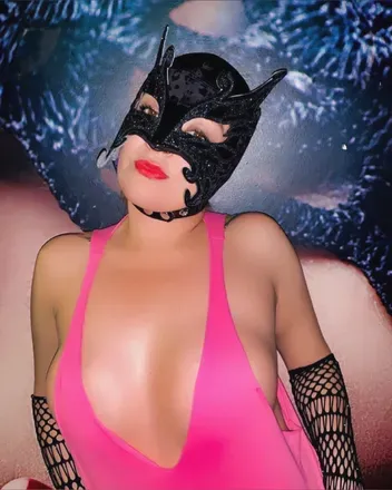 OnlyFans account  camilaluxury avatar 1