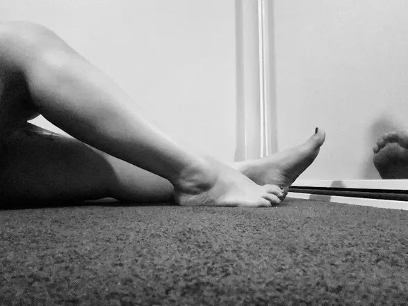 OnlyFans cuenta barely.legal.lani header 2