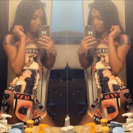 OnlyFans cuenta prettyladyk1 header 2