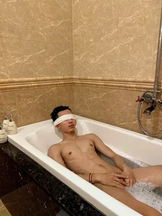 OnlyFans cuenta minhtruong771993 header 2
