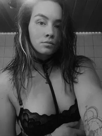 OnlyFans cuenta whoisakira98 avatar 1