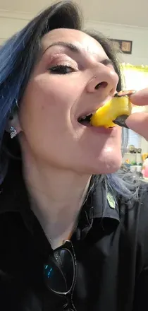 OnlyFans account  pineapplequeen3 avatar 1