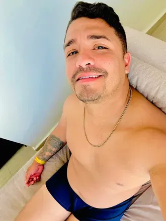 OnlyFans cuenta adrianvilla1 avatar 1