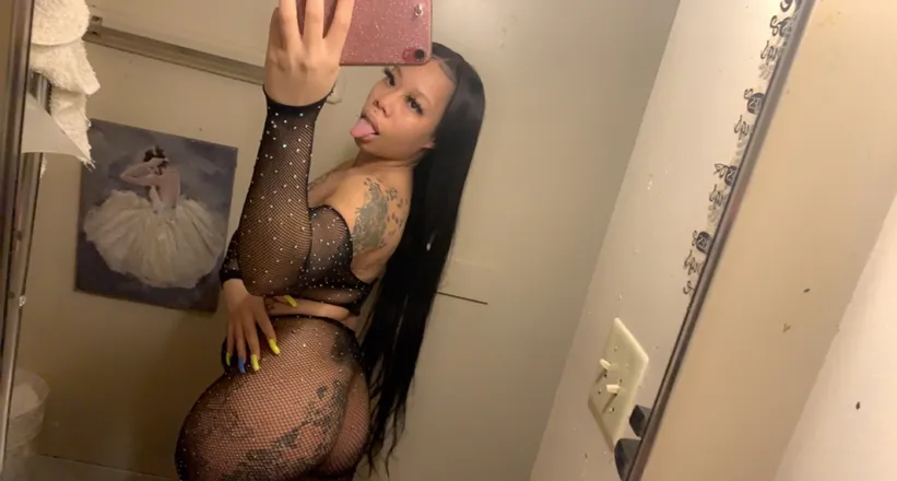 OnlyFans cuenta tropicalkiss header 2