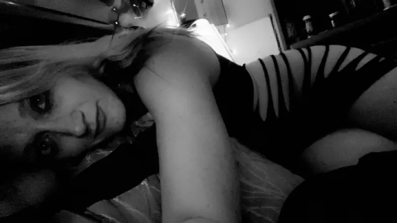 OnlyFans account  squirrelgirl2590 header 2