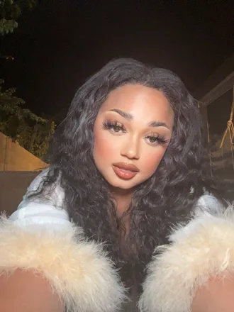 OnlyFans cuenta housewifehottie header 2