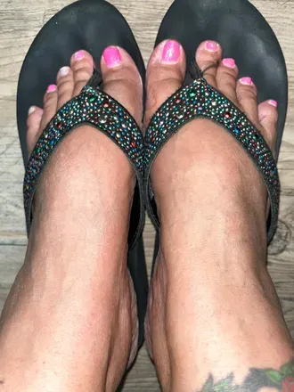 OnlyFans cuenta u2sunfeet avatar 1