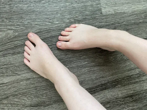 OnlyFans account  littletoesandfeet4u header 2