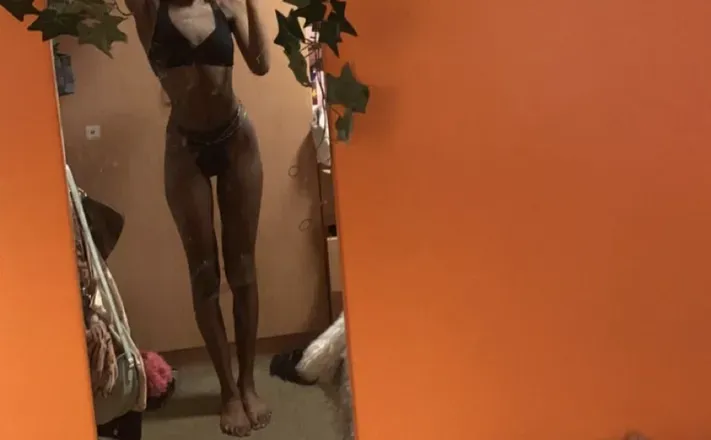 OnlyFans cuenta skinnyebonyenchantress header 2