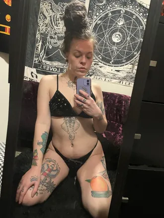 OnlyFans cuenta wildfaeriegoddess1 header 2