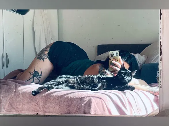 OnlyFans cuenta leiatinaxxx header 2