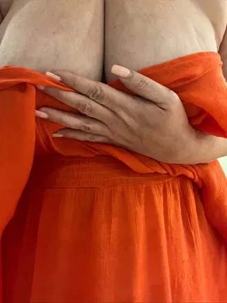 OnlyFans account  tallcurvyandcute avatar 1