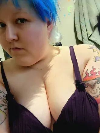 OnlyFans account  xxkrispytiddiezxx avatar 1