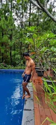 OnlyFans account  hugemilo avatar 1