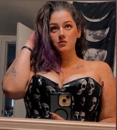 OnlyFans account  mrsmunks avatar 1