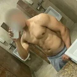 OnlyFans cuenta albertoomty avatar 1