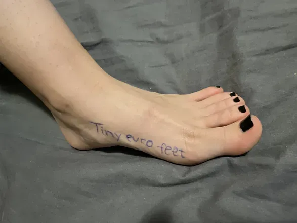 OnlyFans cuenta tinyeuro.feet avatar 1