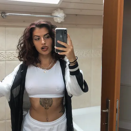 OnlyFans cuenta valegoodgirl header 2