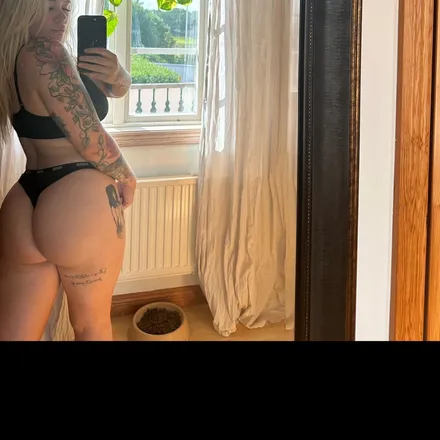 OnlyFans account  scandicmaddie1 header 2