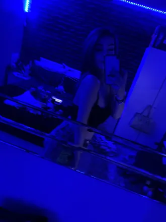 OnlyFans cuenta bbyblue2117 header 2