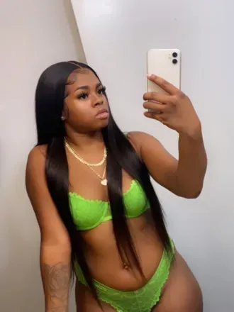 OnlyFans cuenta prettytunechi avatar 1