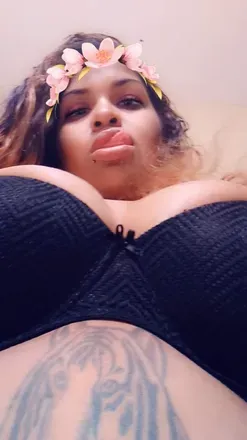OnlyFans cuenta qu33n_redd avatar 1