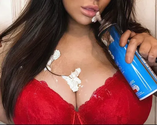 OnlyFans cuenta bustybrunettenurse avatar 1