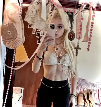 OnlyFans account  tinyprettyprincess header 2