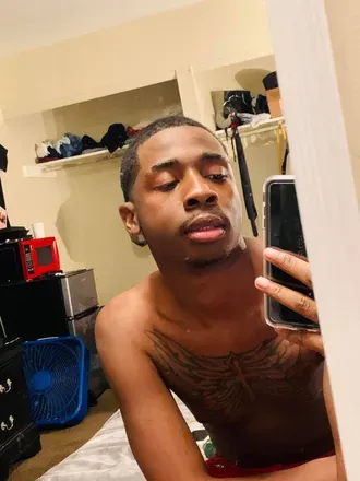 OnlyFans cuenta caramel_kisses98 avatar 1