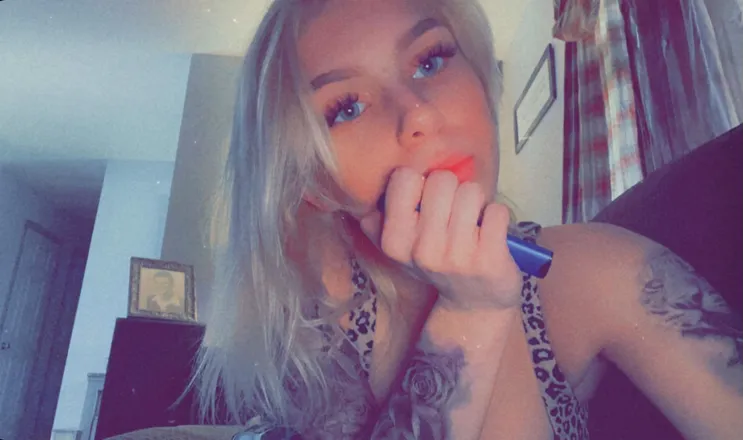 OnlyFans cuenta skyy200110 header 2