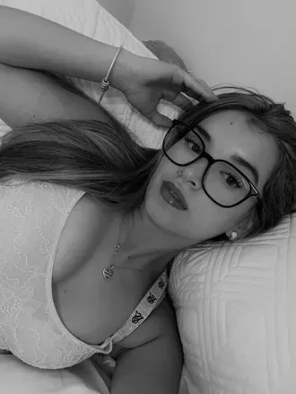 OnlyFans cuenta miriamshine header 2