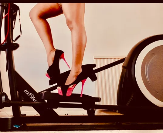 OnlyFans cuenta feetlush header 2