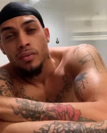 OnlyFans cuenta royalty6990 avatar 1