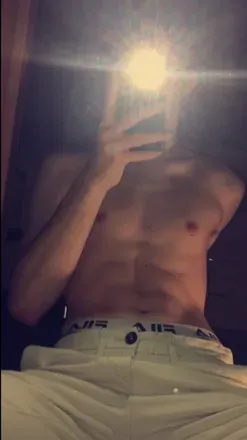 OnlyFans account  goldennlouis avatar 1