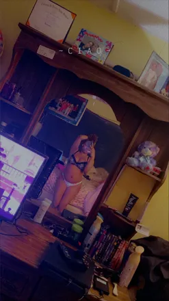 OnlyFans account  honey.prinxess header 2