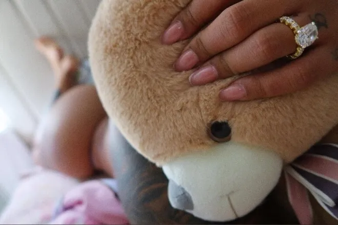 OnlyFans cuenta mamikimreal header 2