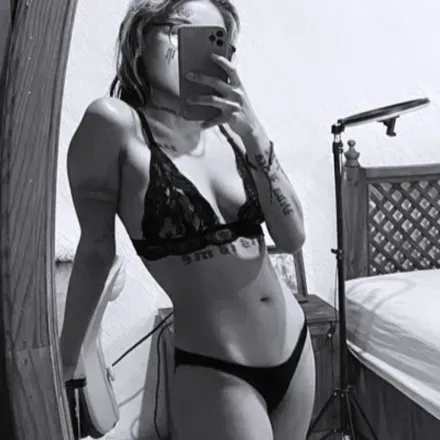 OnlyFans account  zevvvvv avatar 1