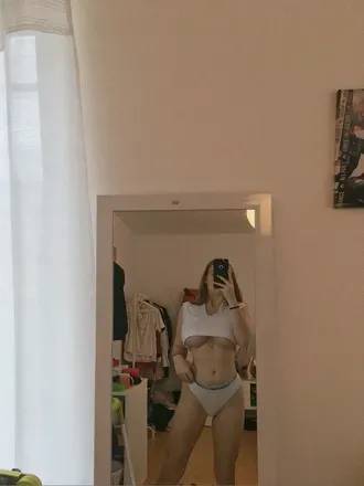 OnlyFans cuenta emiliaaverie avatar 1