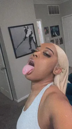 OnlyFans cuenta thegoldenbaby header 2