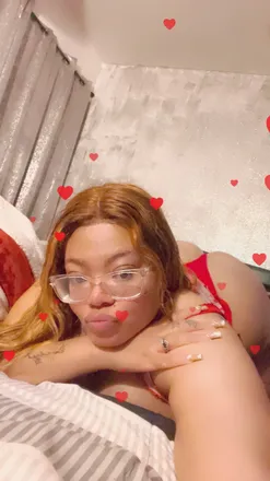 OnlyFans cuenta strawberryshortcakess header 2