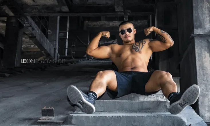OnlyFans account  l2000hh avatar 1
