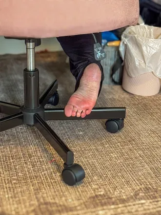 OnlyFans account  extracreditfeet avatar 1