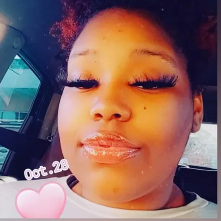 OnlyFans cuenta prettygirlmoee header 2