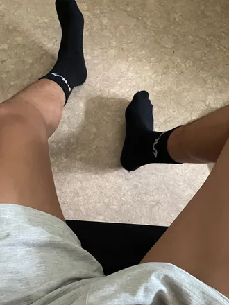 OnlyFans account  yanishot93 header 2