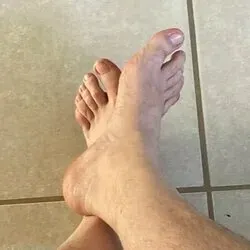 OnlyFans cuenta whitefeet_ary avatar 1